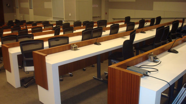 How your office can benefit from wooden furniture